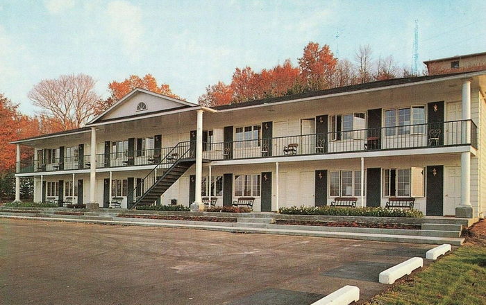 Bay Inn of Petoskey (Christiannasborg Motel) - Vintage Postcard Back (newer photo)